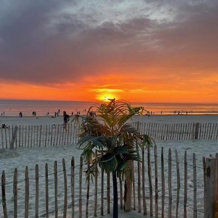 Les Obiones, Vue Laterale Mer, Fort Mahon Plage, Magnifique Studio Cabine 4P, Avec Balcon , Parking Prive Gratuit, Wifi, Classe 2 Etoiles, Exposition Plein Sud En Baie De Somme Екстер'єр фото