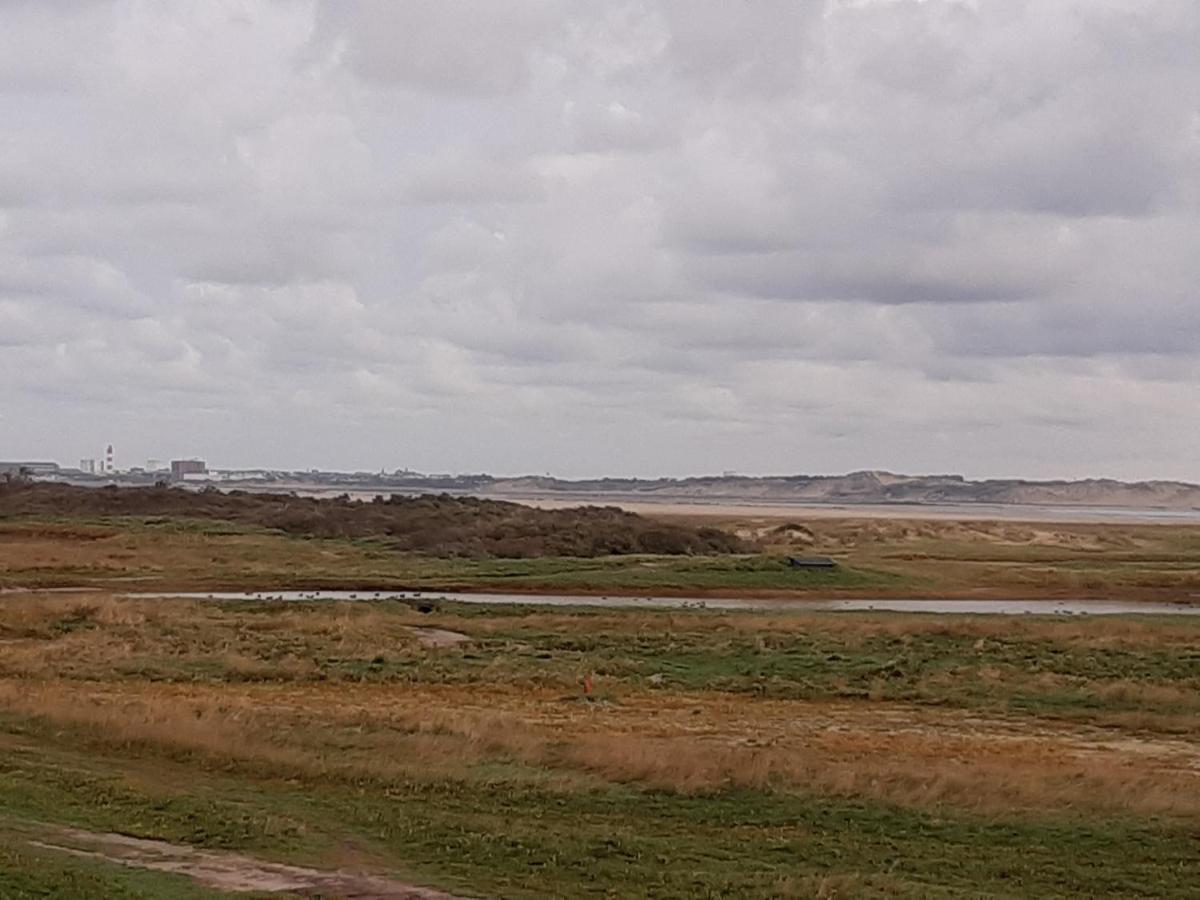 Les Obiones, Vue Laterale Mer, Fort Mahon Plage, Magnifique Studio Cabine 4P, Avec Balcon , Parking Prive Gratuit, Wifi, Classe 2 Etoiles, Exposition Plein Sud En Baie De Somme Екстер'єр фото
