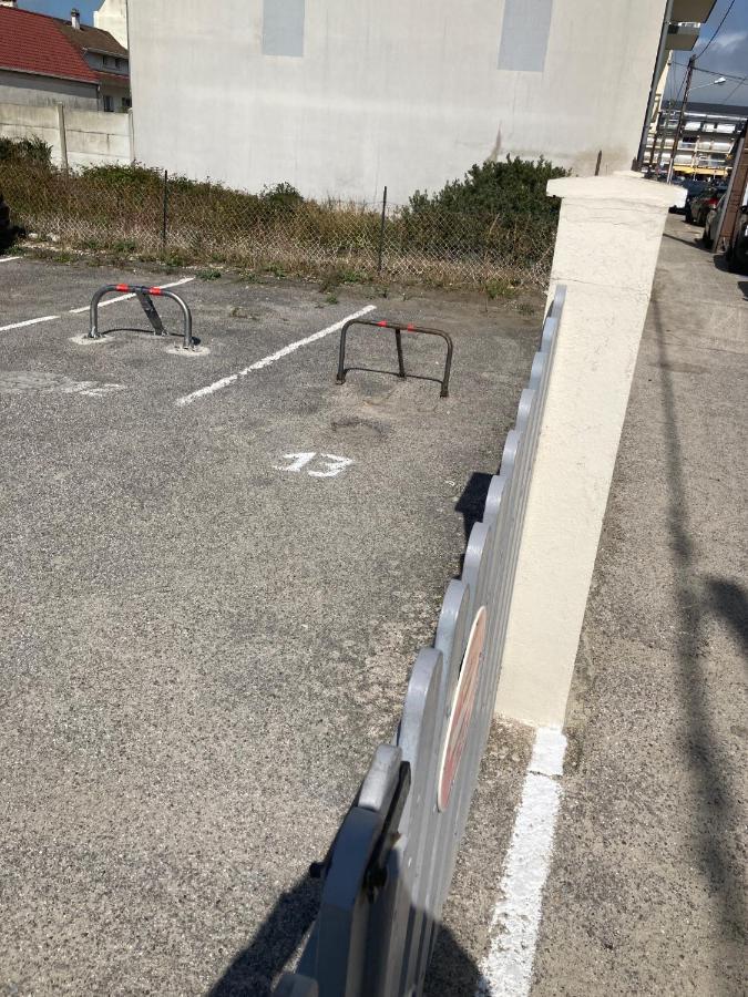 Les Obiones, Vue Laterale Mer, Fort Mahon Plage, Magnifique Studio Cabine 4P, Avec Balcon , Parking Prive Gratuit, Wifi, Classe 2 Etoiles, Exposition Plein Sud En Baie De Somme Екстер'єр фото